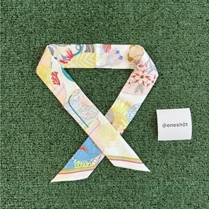 Hermès "Animaux Solaires" Silk Twilly - Pink/Multi